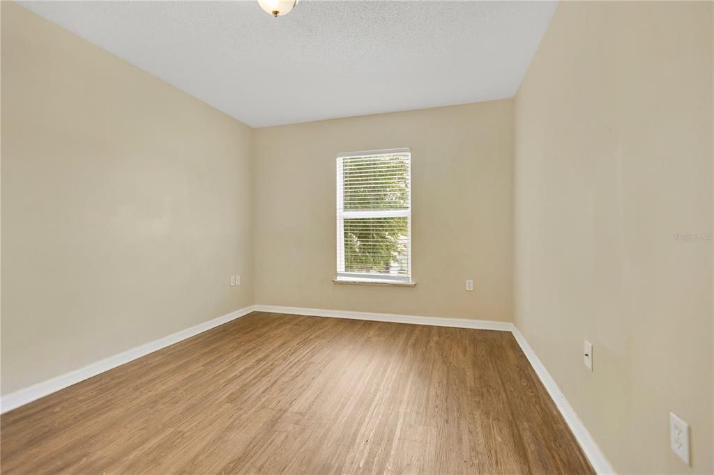 For Sale: $234,900 (4 beds, 3 baths, 1936 Square Feet)