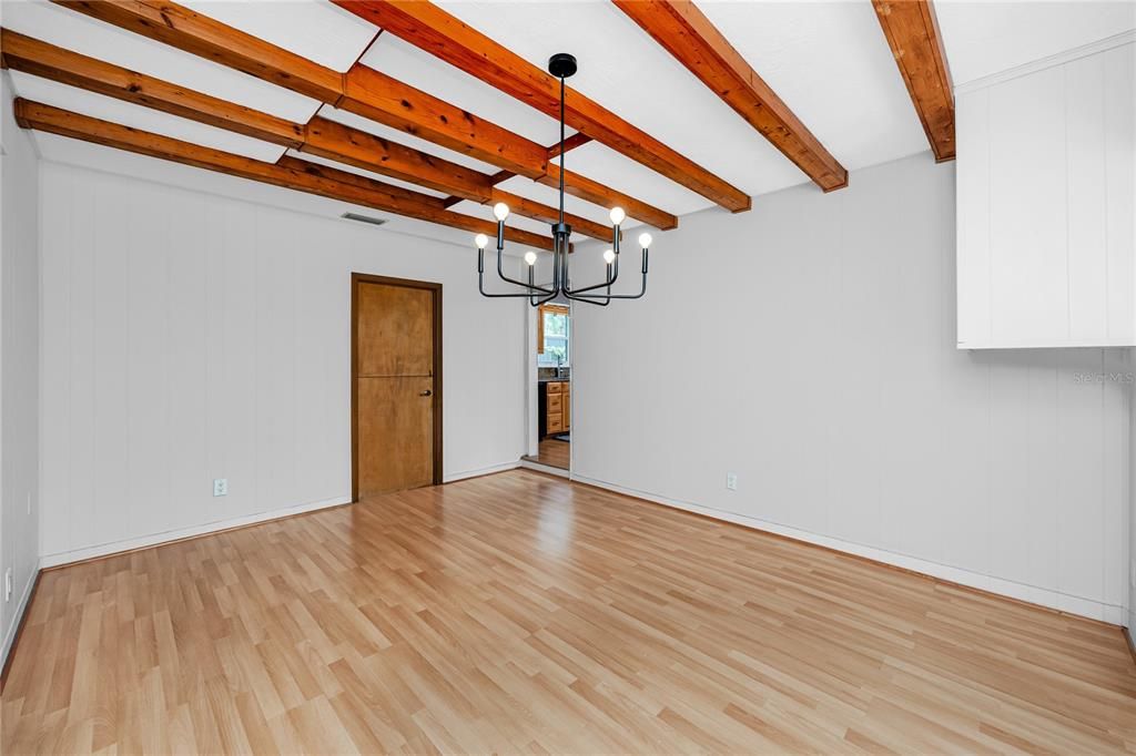 En Venta: $625,000 (3 camas, 2 baños, 1595 Pies cuadrados)