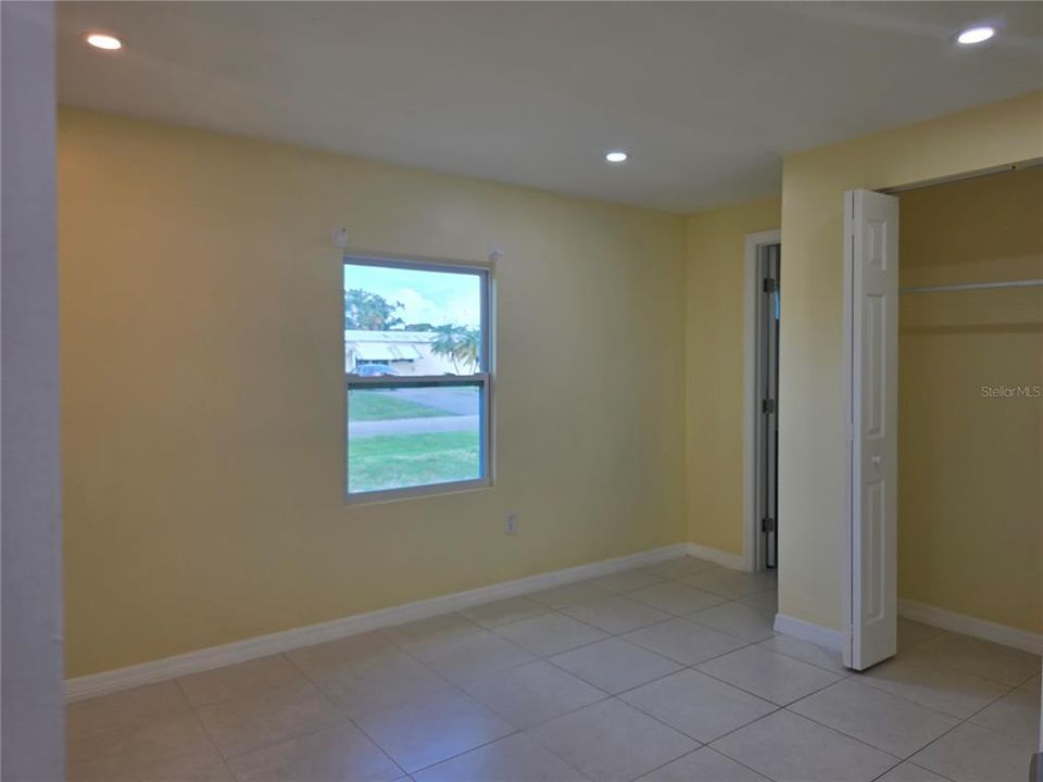 For Rent: $2,100 (3 beds, 2 baths, 1034 Square Feet)