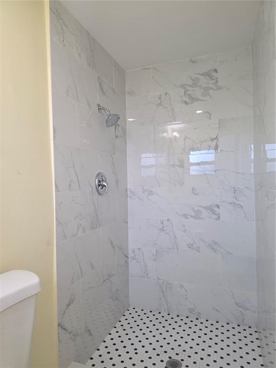 For Rent: $2,100 (3 beds, 2 baths, 1034 Square Feet)