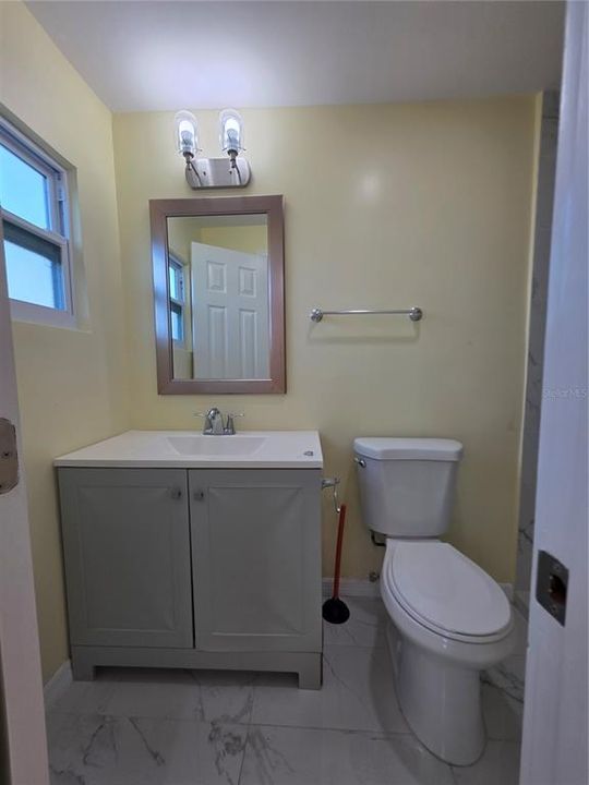 For Rent: $2,100 (3 beds, 2 baths, 1034 Square Feet)