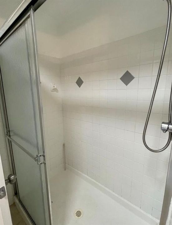 В аренду: $1,800 (2 спален, 2 ванн, 990 Квадратных фут)