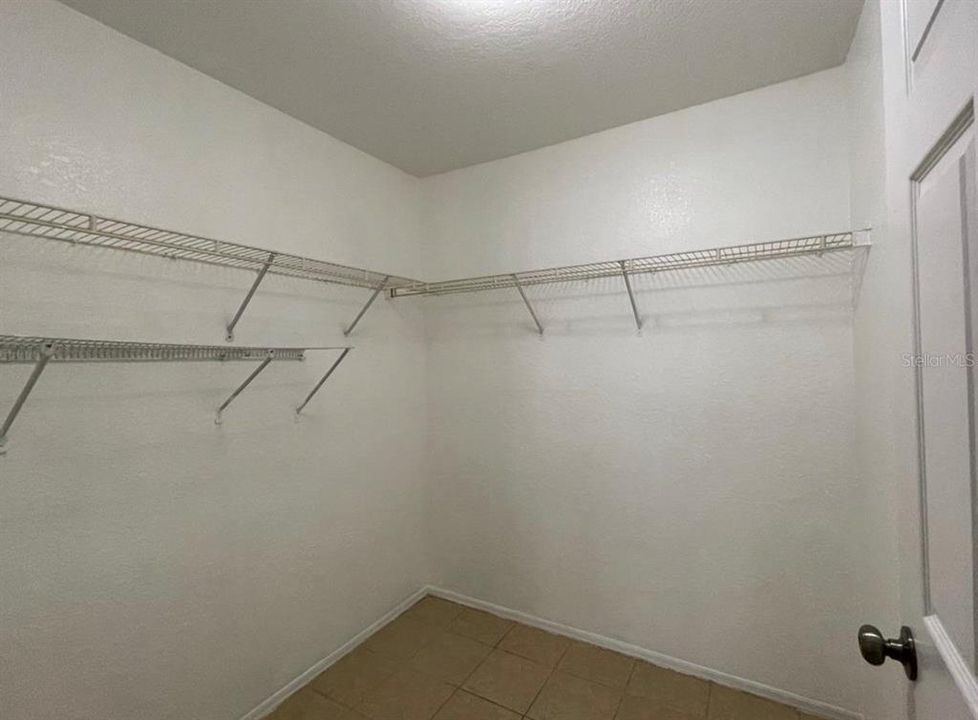В аренду: $1,800 (2 спален, 2 ванн, 990 Квадратных фут)