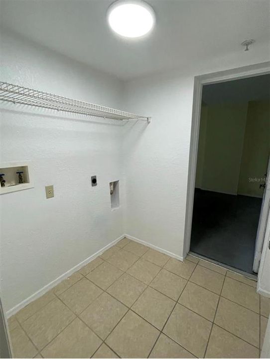 В аренду: $1,800 (2 спален, 2 ванн, 990 Квадратных фут)