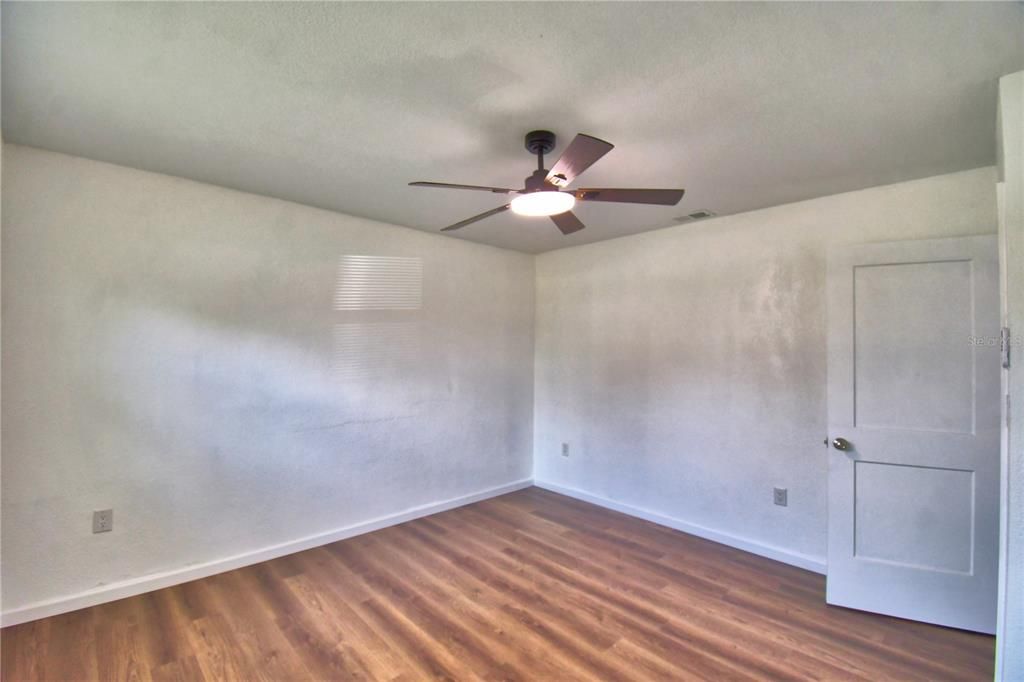 For Sale: $255,000 (3 beds, 1 baths, 1040 Square Feet)