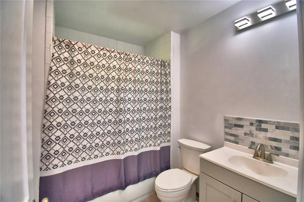 For Sale: $255,000 (3 beds, 1 baths, 1040 Square Feet)