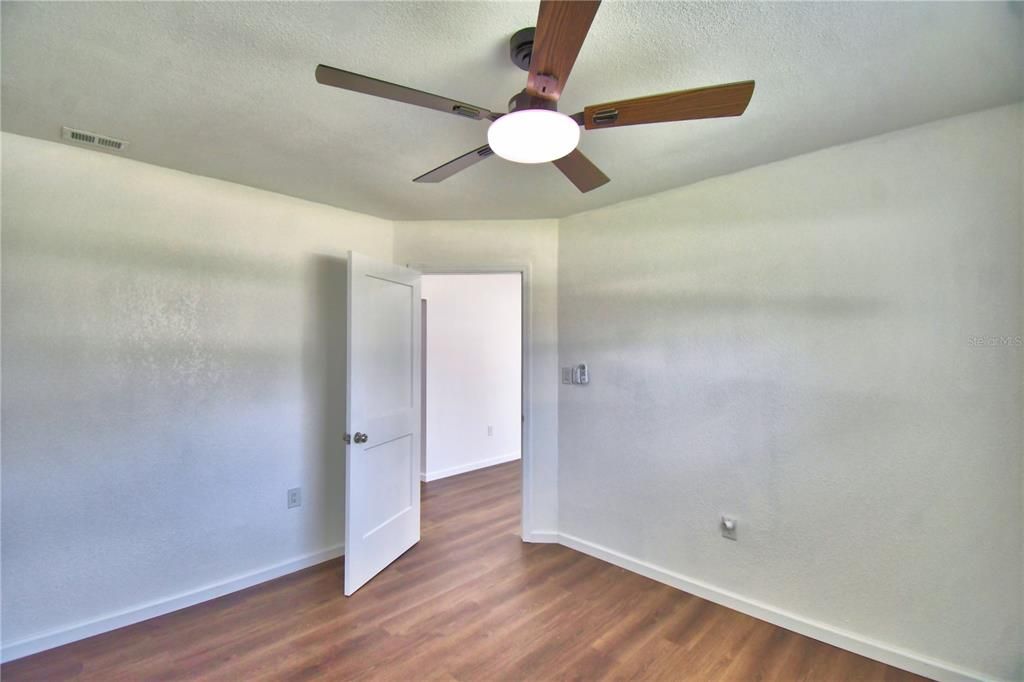 For Sale: $255,000 (3 beds, 1 baths, 1040 Square Feet)