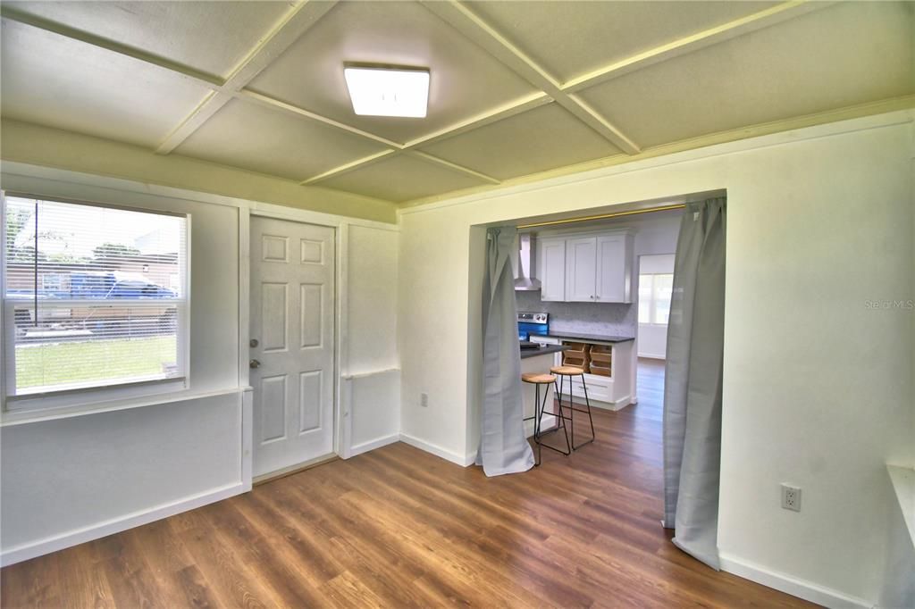 For Sale: $255,000 (3 beds, 1 baths, 1040 Square Feet)