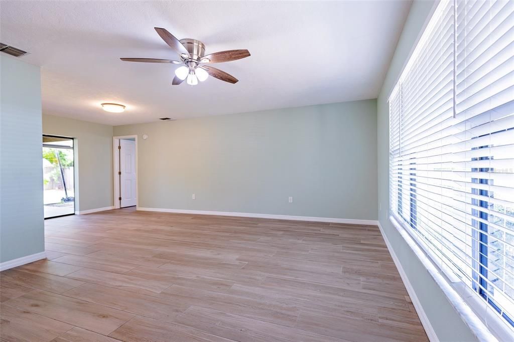 For Sale: $439,900 (3 beds, 2 baths, 1710 Square Feet)