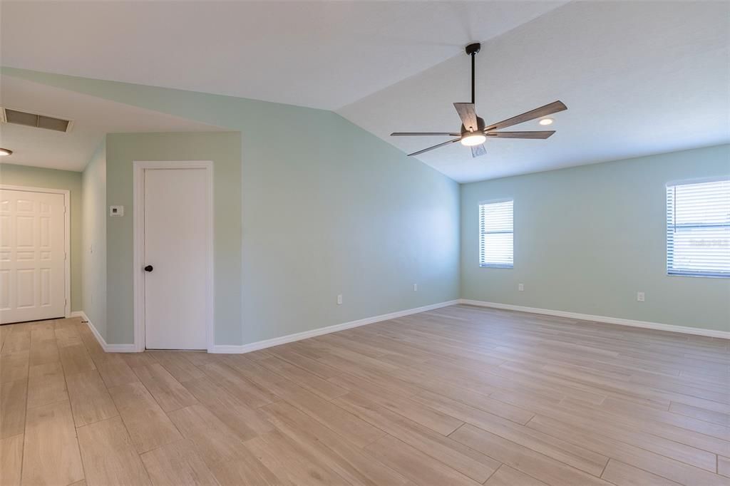 For Sale: $439,900 (3 beds, 2 baths, 1710 Square Feet)