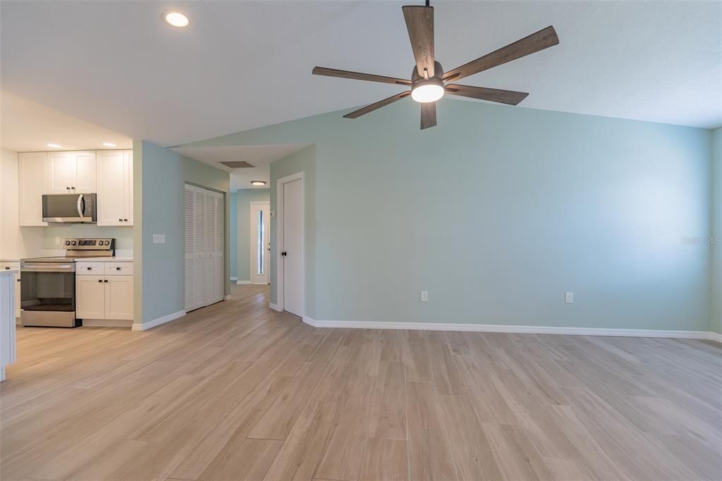 For Sale: $439,900 (3 beds, 2 baths, 1710 Square Feet)