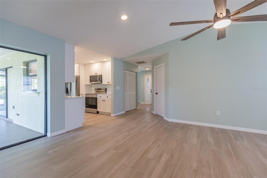 For Sale: $439,900 (3 beds, 2 baths, 1710 Square Feet)
