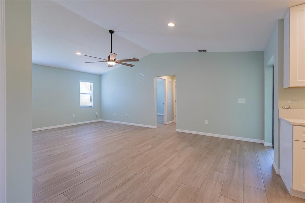 For Sale: $439,900 (3 beds, 2 baths, 1710 Square Feet)