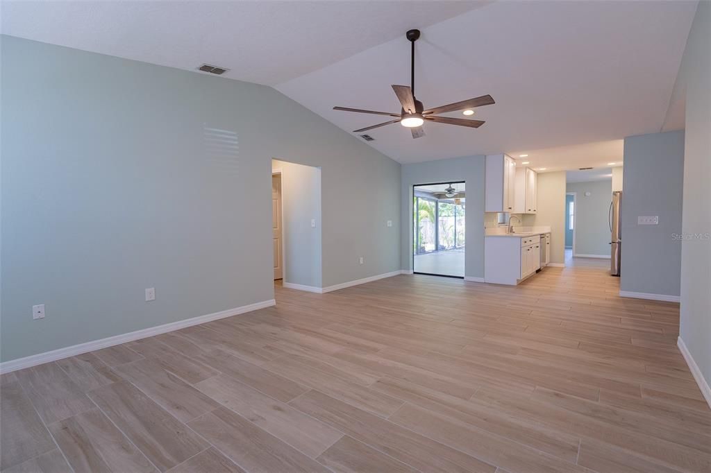 For Sale: $439,900 (3 beds, 2 baths, 1710 Square Feet)
