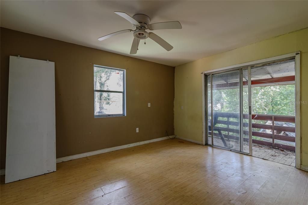 For Sale: $195,000 (4 beds, 2 baths, 2304 Square Feet)