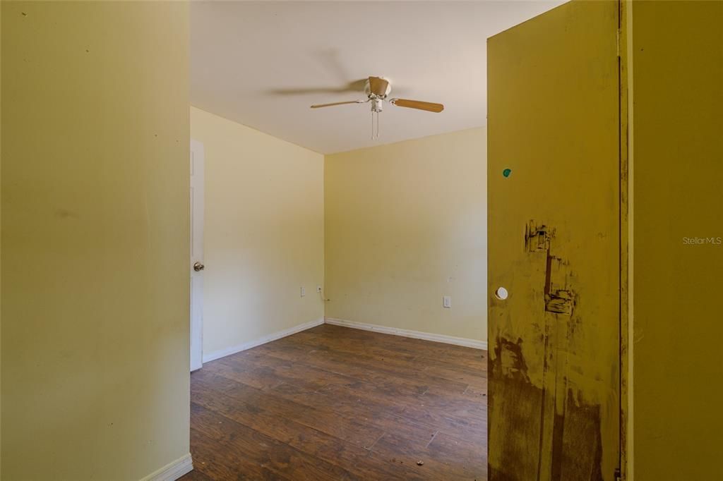 For Sale: $195,000 (4 beds, 2 baths, 2304 Square Feet)