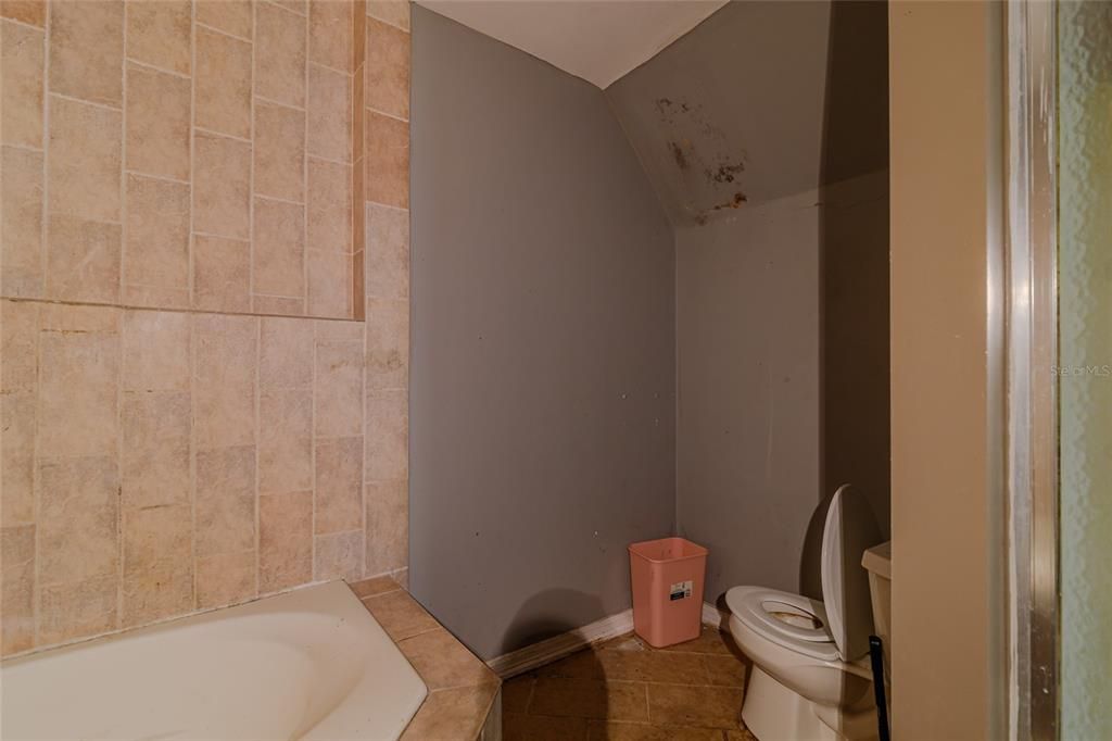 For Sale: $195,000 (4 beds, 2 baths, 2304 Square Feet)