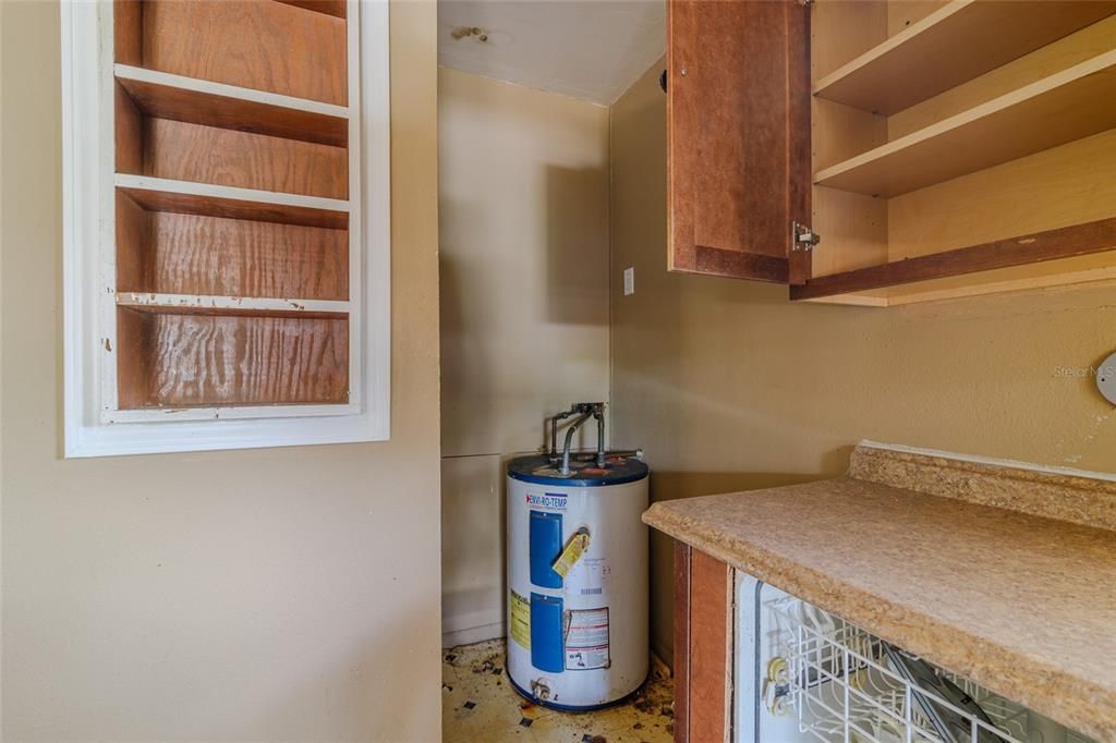 For Sale: $195,000 (4 beds, 2 baths, 2304 Square Feet)