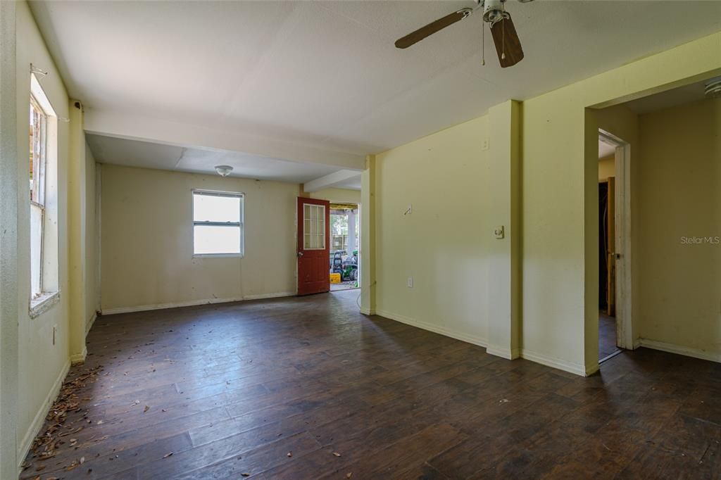 For Sale: $195,000 (4 beds, 2 baths, 2304 Square Feet)