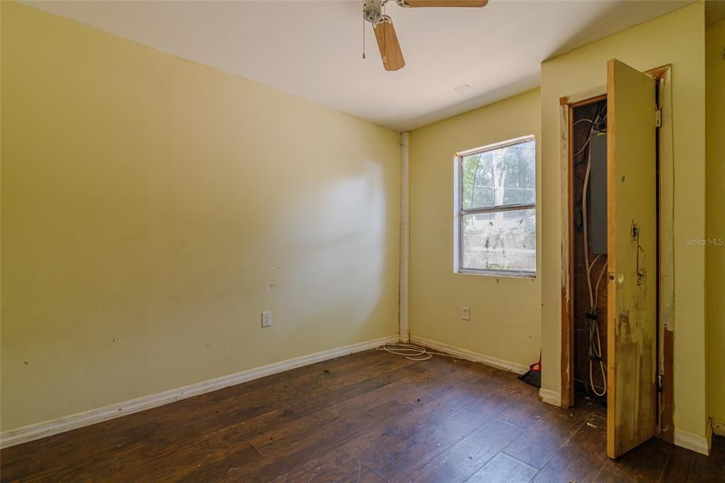 For Sale: $195,000 (4 beds, 2 baths, 2304 Square Feet)