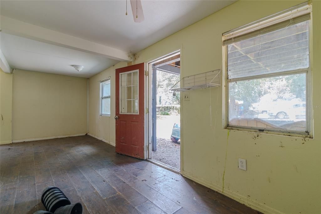 For Sale: $195,000 (4 beds, 2 baths, 2304 Square Feet)