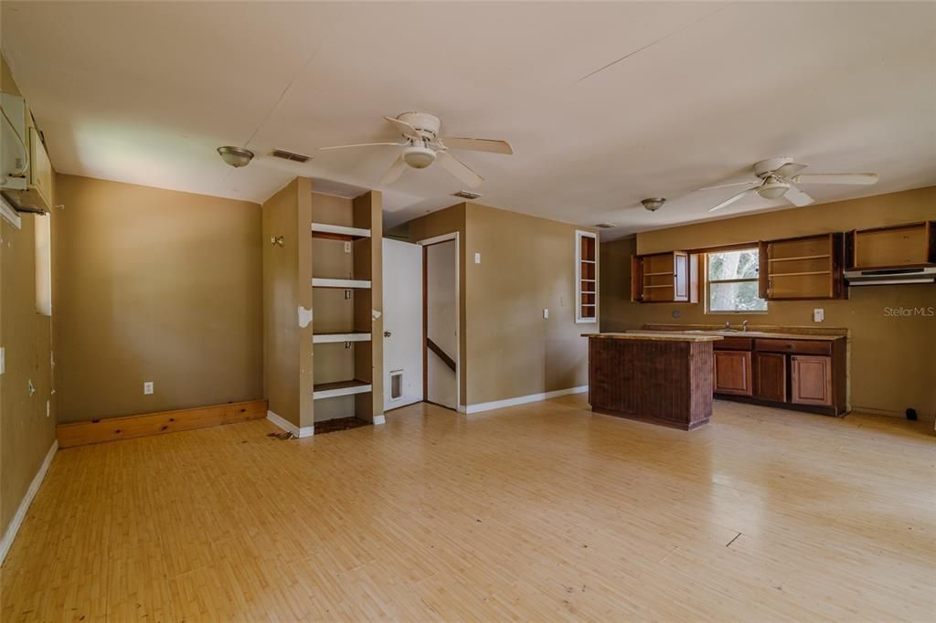 For Sale: $195,000 (4 beds, 2 baths, 2304 Square Feet)