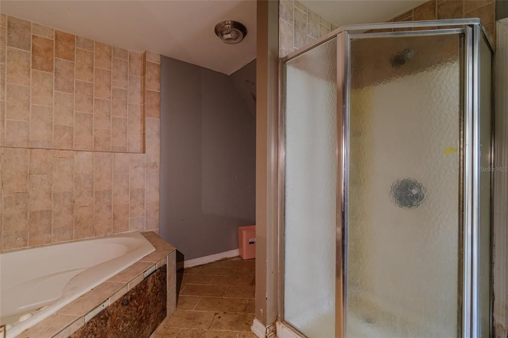 For Sale: $195,000 (4 beds, 2 baths, 2304 Square Feet)