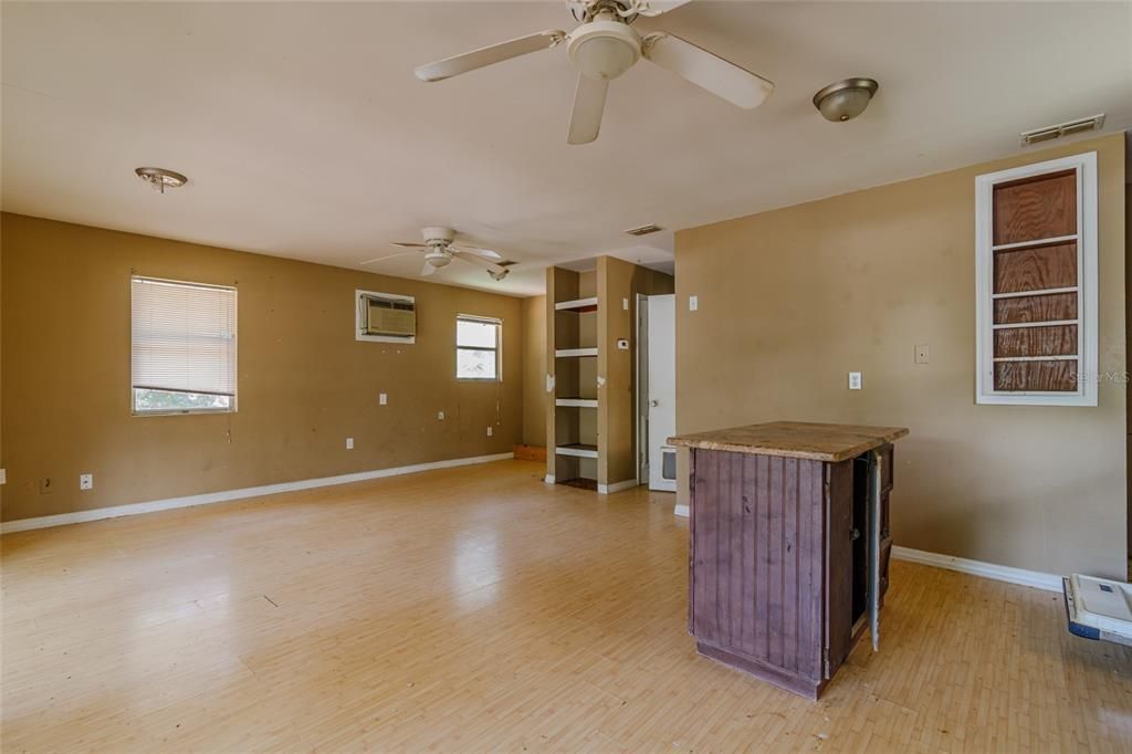 For Sale: $195,000 (4 beds, 2 baths, 2304 Square Feet)