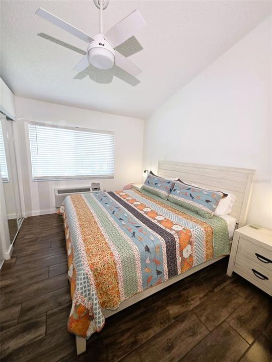 For Sale: $149,900 (1 beds, 1 baths, 456 Square Feet)