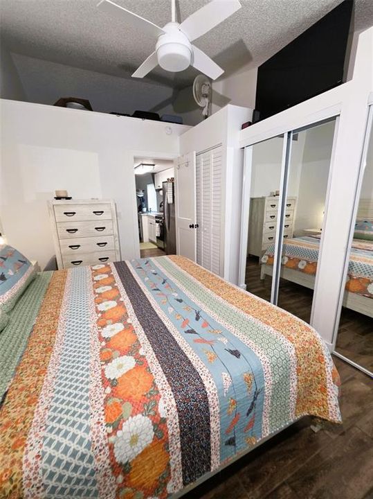 For Sale: $149,900 (1 beds, 1 baths, 456 Square Feet)