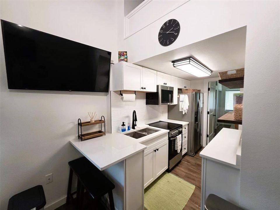 For Sale: $149,900 (1 beds, 1 baths, 456 Square Feet)