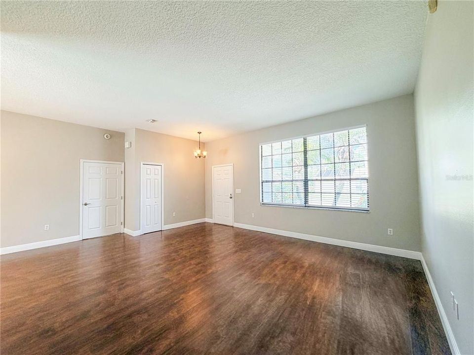 En Venta: $589,900 (4 camas, 2 baños, 2094 Pies cuadrados)