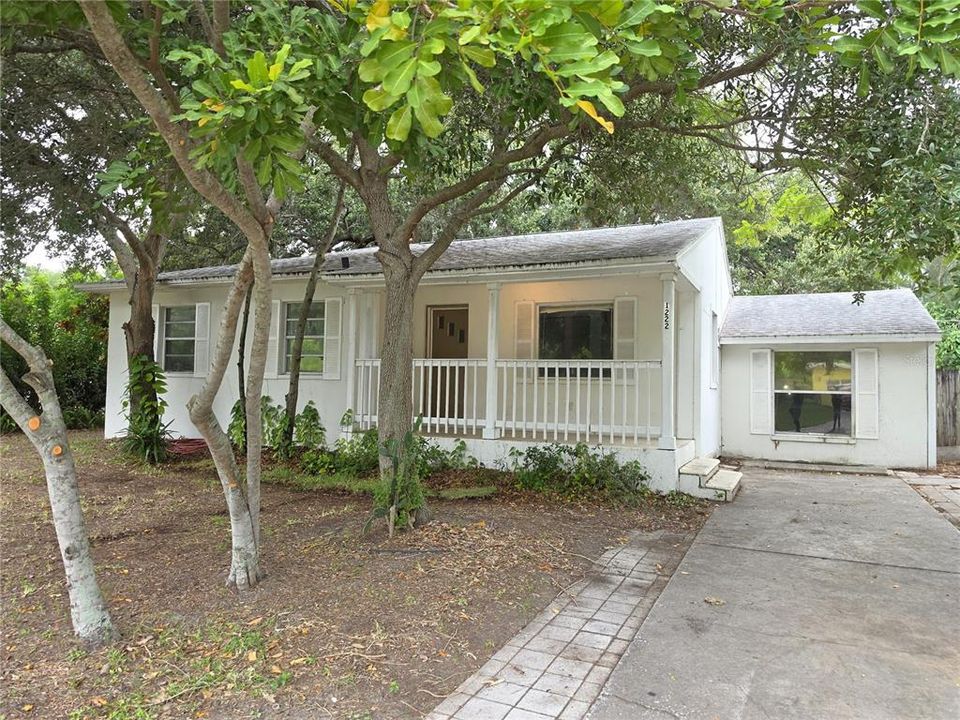 En Venta: $339,900 (4 camas, 2 baños, 1548 Pies cuadrados)