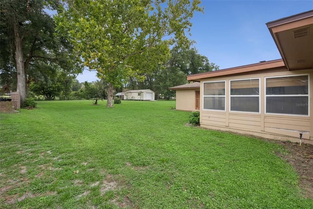 En Venta: $699,000 (4 camas, 2 baños, 2433 Pies cuadrados)