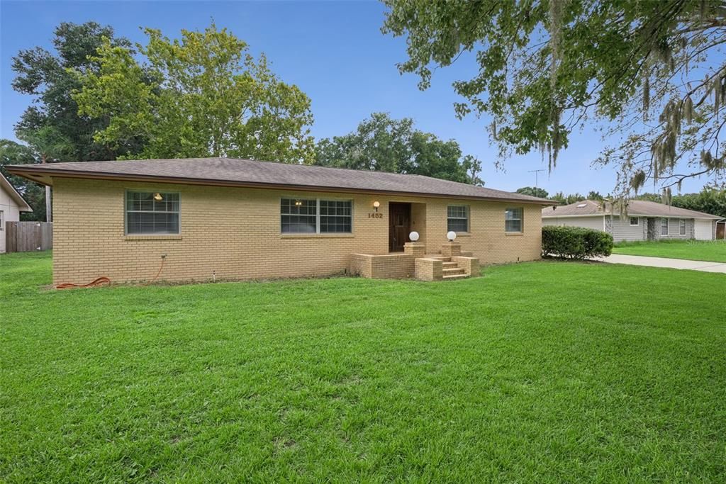 En Venta: $699,000 (4 camas, 2 baños, 2433 Pies cuadrados)