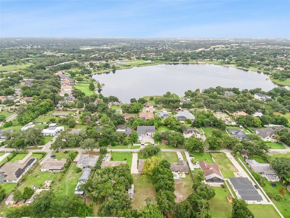 En Venta: $699,000 (4 camas, 2 baños, 2433 Pies cuadrados)