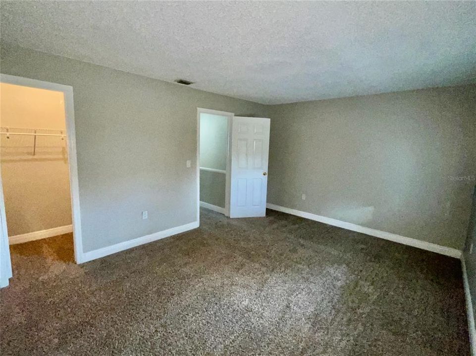 На продажу: $149,990 (2 спален, 1 ванн, 1214 Квадратных фут)