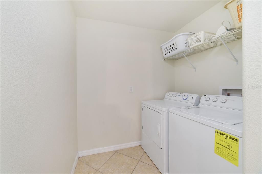 En Venta: $380,000 (4 camas, 2 baños, 2465 Pies cuadrados)