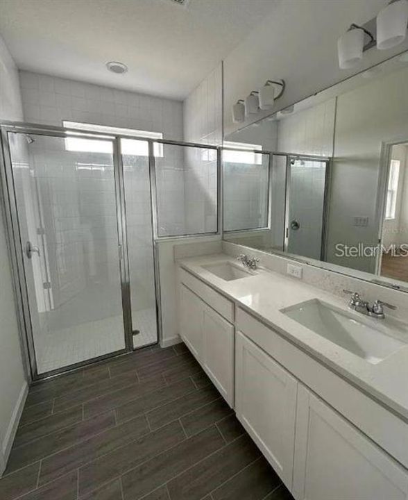 В аренду: $2,500 (4 спален, 2 ванн, 1654 Квадратных фут)