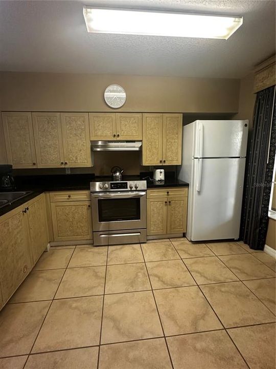 For Sale: $240,000 (2 beds, 2 baths, 1178 Square Feet)