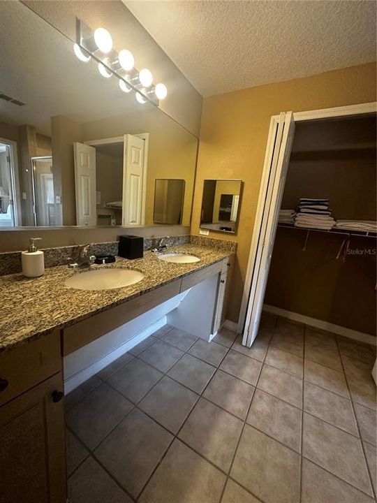 For Sale: $240,000 (2 beds, 2 baths, 1178 Square Feet)