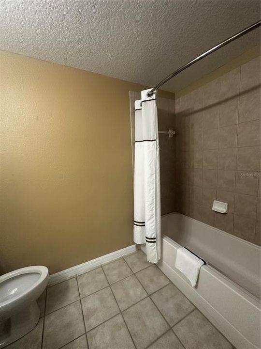 For Sale: $240,000 (2 beds, 2 baths, 1178 Square Feet)