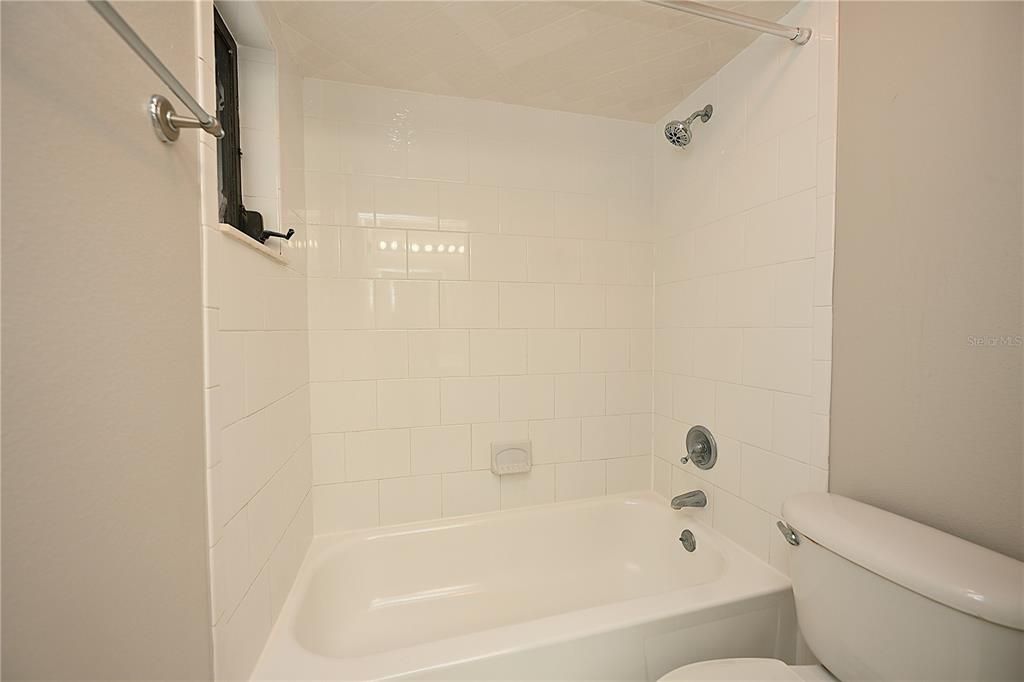 For Rent: $1,560 (2 beds, 2 baths, 1300 Square Feet)