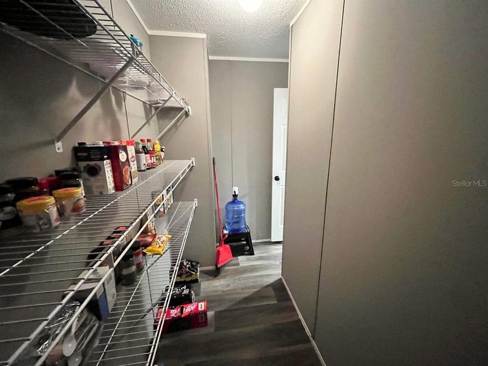 На продажу: $279,999 (4 спален, 3 ванн, 2280 Квадратных фут)
