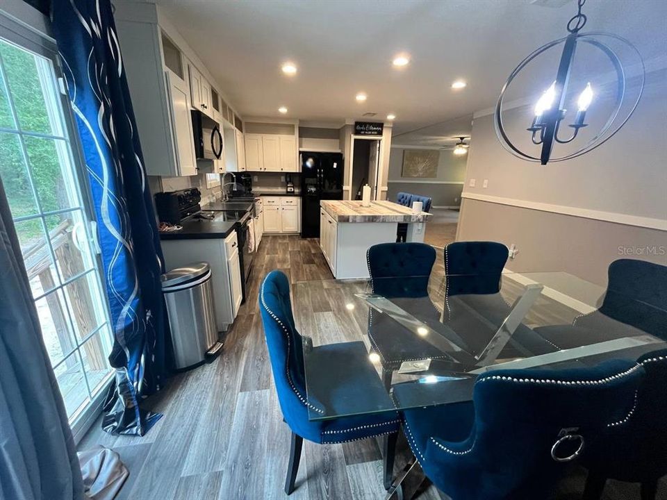 На продажу: $279,999 (4 спален, 3 ванн, 2280 Квадратных фут)