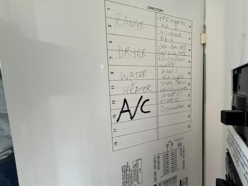 На продажу: $279,999 (4 спален, 3 ванн, 2280 Квадратных фут)