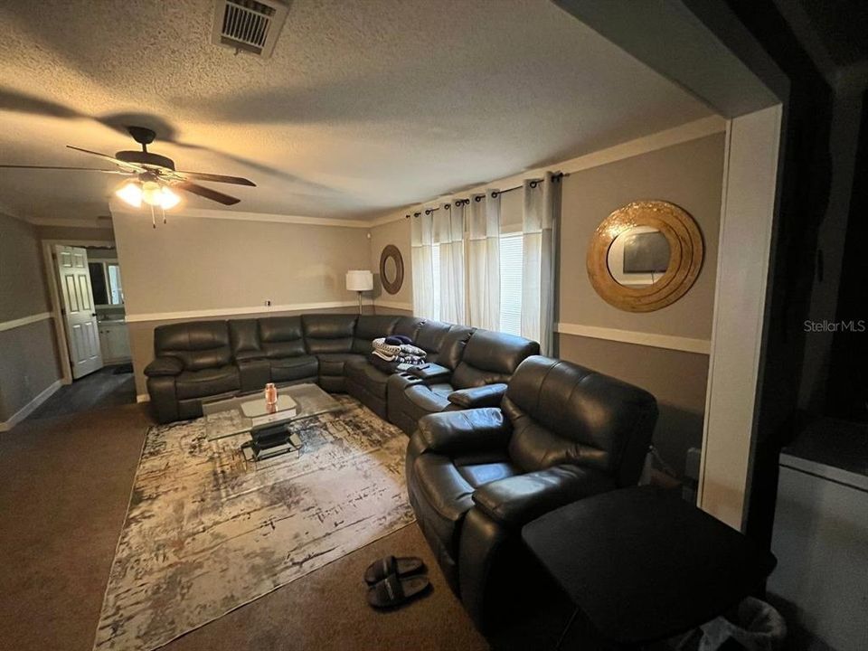 На продажу: $279,999 (4 спален, 3 ванн, 2280 Квадратных фут)