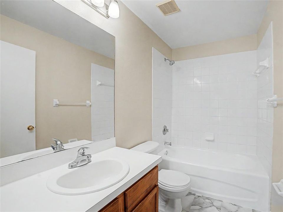 En Venta: $185,000 (3 camas, 2 baños, 1408 Pies cuadrados)