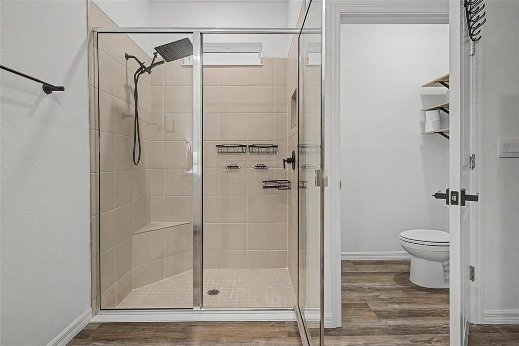 En Venta: $385,840 (4 camas, 2 baños, 2034 Pies cuadrados)