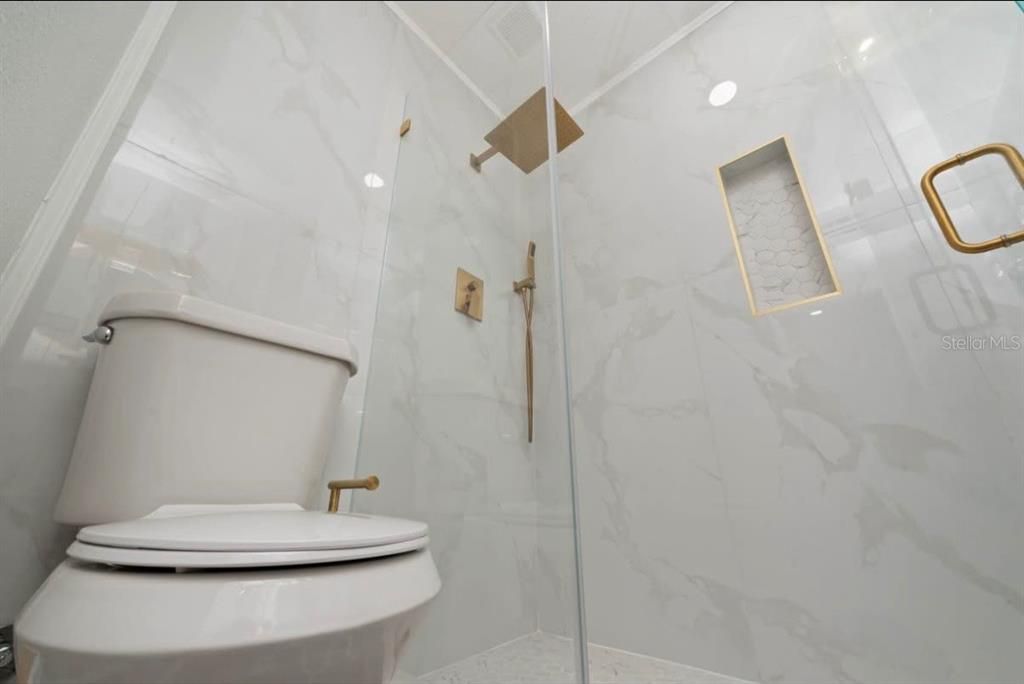 На продажу: $370,000 (4 спален, 2 ванн, 1593 Квадратных фут)